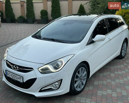 Белый Хендай и40, объемом двигателя 1.7 л и пробегом 204 тыс. км за 8700 $, фото 12 на Automoto.ua