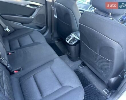 Белый Хендай и40, объемом двигателя 1.7 л и пробегом 232 тыс. км за 11200 $, фото 14 на Automoto.ua