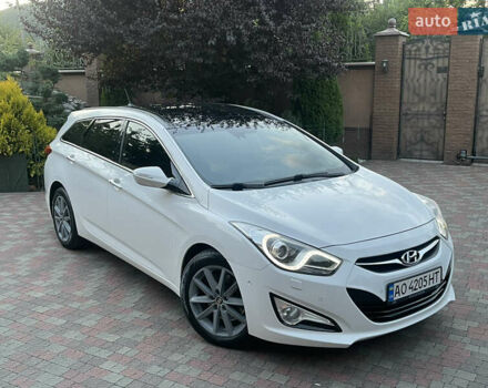 Белый Хендай и40, объемом двигателя 1.7 л и пробегом 204 тыс. км за 8700 $, фото 4 на Automoto.ua