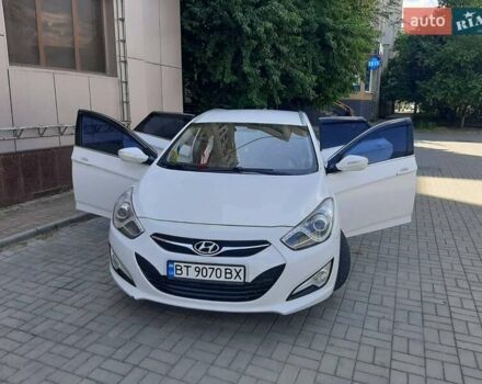 Белый Хендай и40, объемом двигателя 1.69 л и пробегом 245 тыс. км за 8100 $, фото 9 на Automoto.ua