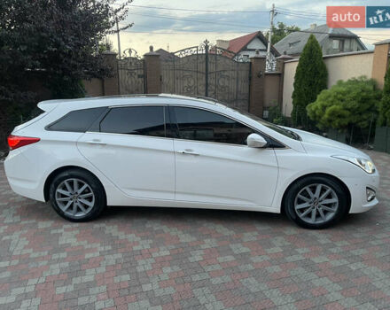 Белый Хендай и40, объемом двигателя 1.7 л и пробегом 204 тыс. км за 8700 $, фото 19 на Automoto.ua