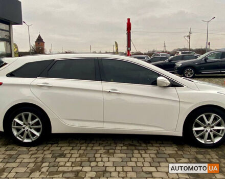 Белый Хендай и40, объемом двигателя 1.7 л и пробегом 202 тыс. км за 12300 $, фото 7 на Automoto.ua
