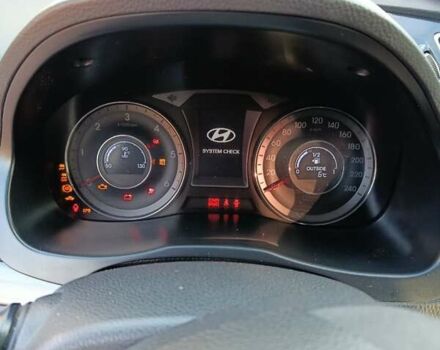 Белый Хендай и40, объемом двигателя 1.7 л и пробегом 333 тыс. км за 8500 $, фото 15 на Automoto.ua