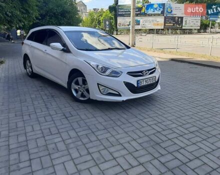 Белый Хендай и40, объемом двигателя 1.69 л и пробегом 245 тыс. км за 8100 $, фото 14 на Automoto.ua