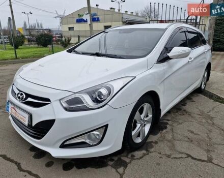 Белый Хендай и40, объемом двигателя 1.69 л и пробегом 245 тыс. км за 6999 $, фото 2 на Automoto.ua