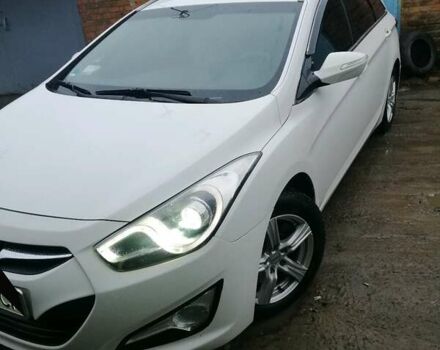 Белый Хендай и40, объемом двигателя 1.7 л и пробегом 333 тыс. км за 8500 $, фото 4 на Automoto.ua