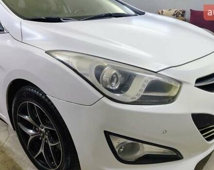 Белый Хендай и40, объемом двигателя 0 л и пробегом 295 тыс. км за 9350 $, фото 5 на Automoto.ua