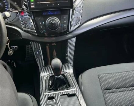 Белый Хендай и40, объемом двигателя 0 л и пробегом 295 тыс. км за 9350 $, фото 1 на Automoto.ua