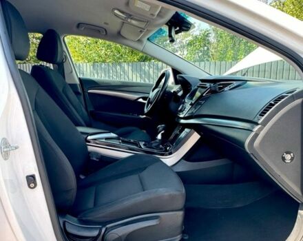 Белый Хендай и40, объемом двигателя 1.7 л и пробегом 266 тыс. км за 8600 $, фото 19 на Automoto.ua