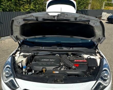 Белый Хендай и40, объемом двигателя 1.7 л и пробегом 266 тыс. км за 8600 $, фото 16 на Automoto.ua