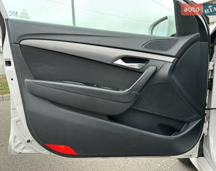 Білий Хендай і40, об'ємом двигуна 1.69 л та пробігом 184 тис. км за 11500 $, фото 16 на Automoto.ua