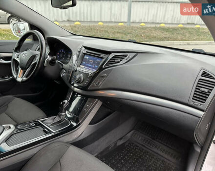 Білий Хендай і40, об'ємом двигуна 1.69 л та пробігом 184 тис. км за 11500 $, фото 18 на Automoto.ua