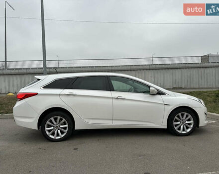 Білий Хендай і40, об'ємом двигуна 1.69 л та пробігом 184 тис. км за 11500 $, фото 4 на Automoto.ua