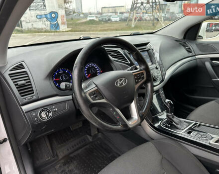 Білий Хендай і40, об'ємом двигуна 1.69 л та пробігом 184 тис. км за 11500 $, фото 13 на Automoto.ua