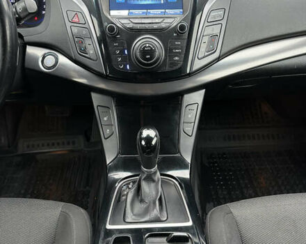 Білий Хендай і40, об'ємом двигуна 1.69 л та пробігом 184 тис. км за 11500 $, фото 9 на Automoto.ua