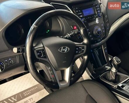 Белый Хендай и40, объемом двигателя 1.7 л и пробегом 288 тыс. км за 9300 $, фото 14 на Automoto.ua