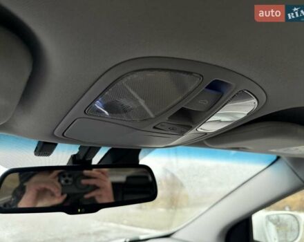 Белый Хендай и40, объемом двигателя 1.7 л и пробегом 209 тыс. км за 12500 $, фото 42 на Automoto.ua