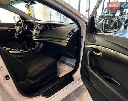 Белый Хендай и40, объемом двигателя 1.7 л и пробегом 288 тыс. км за 9300 $, фото 27 на Automoto.ua