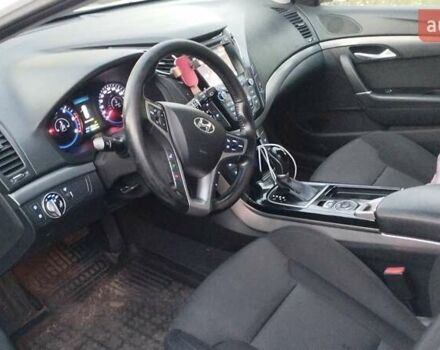 Білий Хендай і40, об'ємом двигуна 1.7 л та пробігом 184 тис. км за 11000 $, фото 7 на Automoto.ua