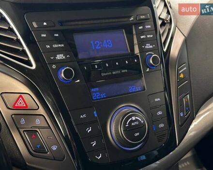 Белый Хендай и40, объемом двигателя 1.7 л и пробегом 288 тыс. км за 9300 $, фото 17 на Automoto.ua