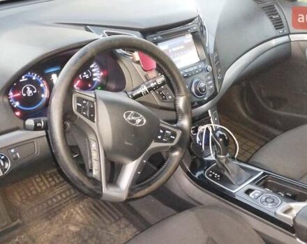 Білий Хендай і40, об'ємом двигуна 1.7 л та пробігом 184 тис. км за 11000 $, фото 8 на Automoto.ua