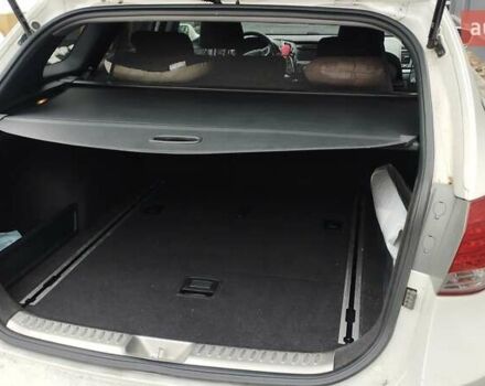 Білий Хендай і40, об'ємом двигуна 1.7 л та пробігом 184 тис. км за 11000 $, фото 6 на Automoto.ua