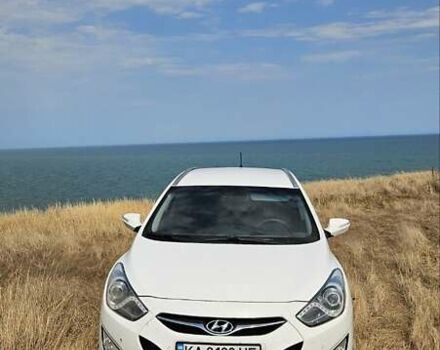 Білий Хендай і40, об'ємом двигуна 1.7 л та пробігом 185 тис. км за 10000 $, фото 6 на Automoto.ua