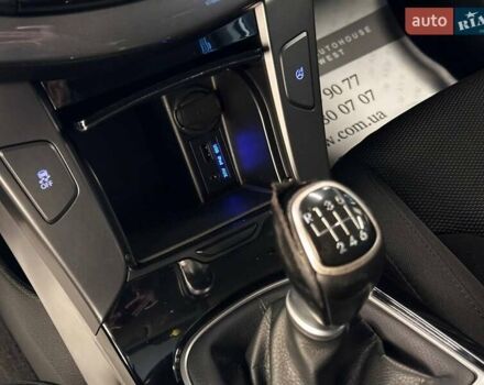 Белый Хендай и40, объемом двигателя 1.7 л и пробегом 288 тыс. км за 9300 $, фото 15 на Automoto.ua