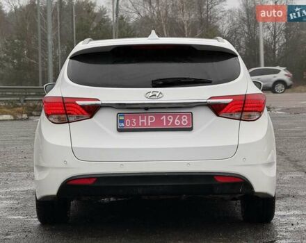 Белый Хендай и40, объемом двигателя 1.7 л и пробегом 209 тыс. км за 12500 $, фото 12 на Automoto.ua
