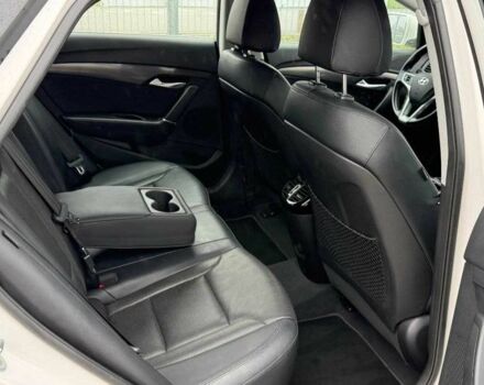 Білий Хендай і40, об'ємом двигуна 1.7 л та пробігом 104 тис. км за 8200 $, фото 22 на Automoto.ua