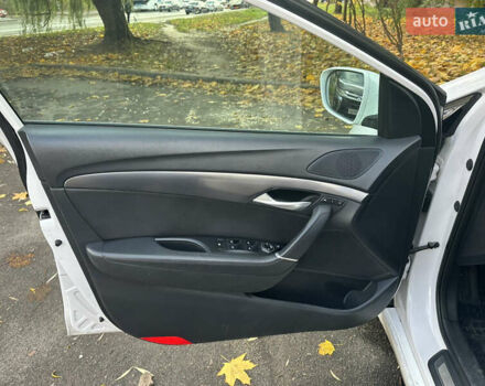 Белый Хендай и40, объемом двигателя 1.7 л и пробегом 190 тыс. км за 8900 $, фото 38 на Automoto.ua