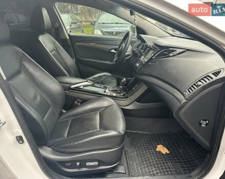 Белый Хендай и40, объемом двигателя 1.7 л и пробегом 190 тыс. км за 9000 $, фото 32 на Automoto.ua