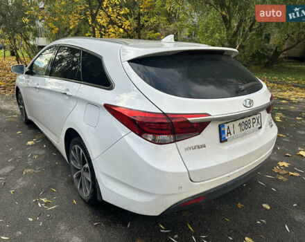 Белый Хендай и40, объемом двигателя 1.7 л и пробегом 190 тыс. км за 9200 $, фото 4 на Automoto.ua