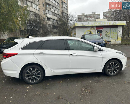 Белый Хендай и40, объемом двигателя 1.7 л и пробегом 190 тыс. км за 9000 $, фото 7 на Automoto.ua