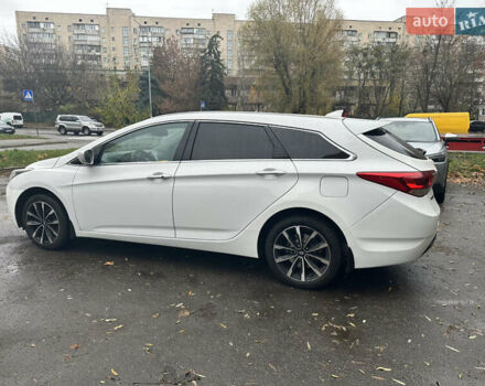 Белый Хендай и40, объемом двигателя 1.7 л и пробегом 190 тыс. км за 8900 $, фото 3 на Automoto.ua