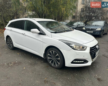 Белый Хендай и40, объемом двигателя 1.7 л и пробегом 190 тыс. км за 9000 $, фото 17 на Automoto.ua