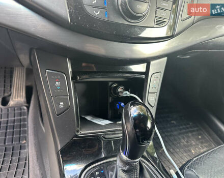 Белый Хендай и40, объемом двигателя 1.7 л и пробегом 190 тыс. км за 9200 $, фото 11 на Automoto.ua