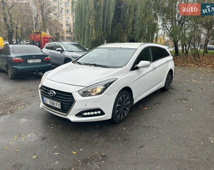 Белый Хендай и40, объемом двигателя 1.7 л и пробегом 190 тыс. км за 9000 $, фото 1 на Automoto.ua