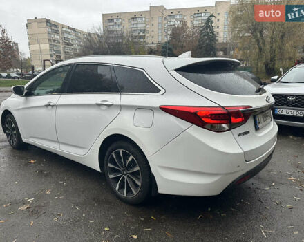 Белый Хендай и40, объемом двигателя 1.7 л и пробегом 190 тыс. км за 9000 $, фото 16 на Automoto.ua