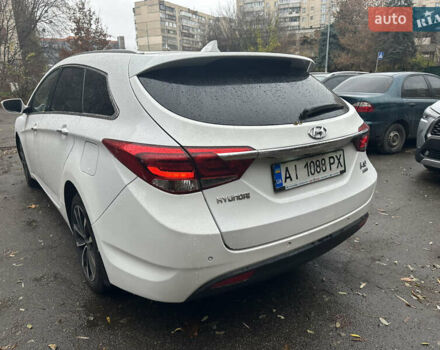 Белый Хендай и40, объемом двигателя 1.7 л и пробегом 190 тыс. км за 9000 $, фото 14 на Automoto.ua