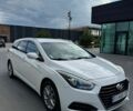 Белый Хендай и40, объемом двигателя 1.69 л и пробегом 211 тыс. км за 9900 $, фото 1 на Automoto.ua
