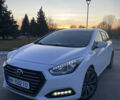 Белый Хендай и40, объемом двигателя 1.7 л и пробегом 205 тыс. км за 15500 $, фото 1 на Automoto.ua