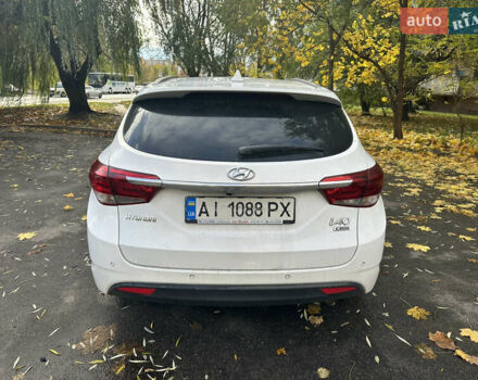 Белый Хендай и40, объемом двигателя 1.7 л и пробегом 190 тыс. км за 9200 $, фото 6 на Automoto.ua