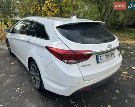 Белый Хендай и40, объемом двигателя 1.7 л и пробегом 190 тыс. км за 8999 $, фото 7 на Automoto.ua