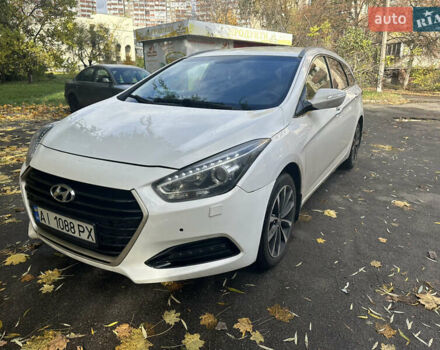 Белый Хендай и40, объемом двигателя 1.7 л и пробегом 190 тыс. км за 8999 $, фото 1 на Automoto.ua