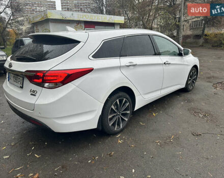 Белый Хендай и40, объемом двигателя 1.7 л и пробегом 190 тыс. км за 9000 $, фото 9 на Automoto.ua