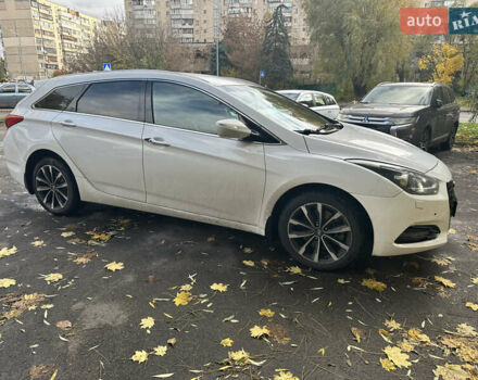 Белый Хендай и40, объемом двигателя 1.7 л и пробегом 190 тыс. км за 8999 $, фото 4 на Automoto.ua