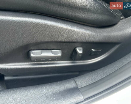 Белый Хендай и40, объемом двигателя 1.7 л и пробегом 190 тыс. км за 8999 $, фото 18 на Automoto.ua