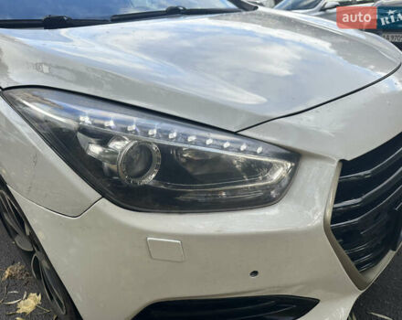 Белый Хендай и40, объемом двигателя 1.7 л и пробегом 190 тыс. км за 8900 $, фото 42 на Automoto.ua