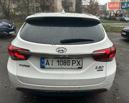 Белый Хендай и40, объемом двигателя 1.7 л и пробегом 190 тыс. км за 8900 $, фото 27 на Automoto.ua